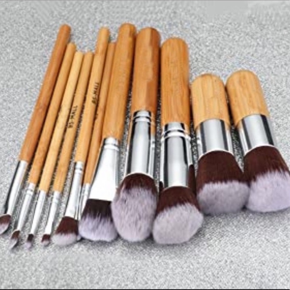 💋 LAST ONE! New Make up brushes and beauty bender - Picture 3 of 8